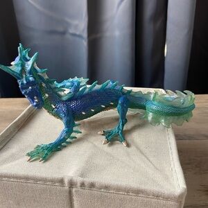 Safari‎ Ltd Mythical Realms Fantasy Series Medieval Blue Green Sea Dragon Figure
